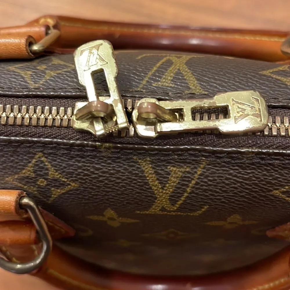 Rare. Authentic LV alma beg, vintage.